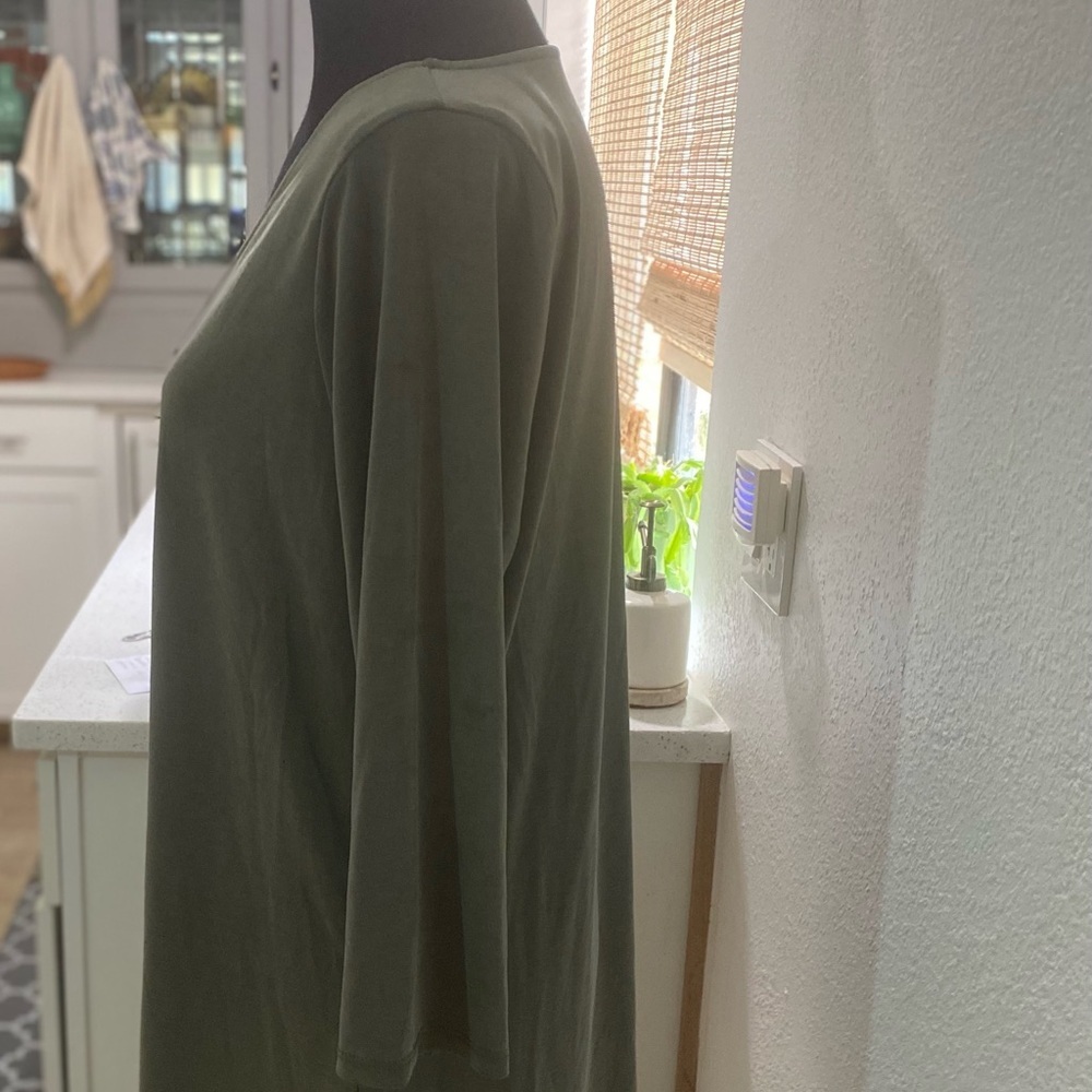 Women’s Blouse‎ Mossy Green 1/4 Zip Front Longer In Back Size XL - Picture 2 of 5